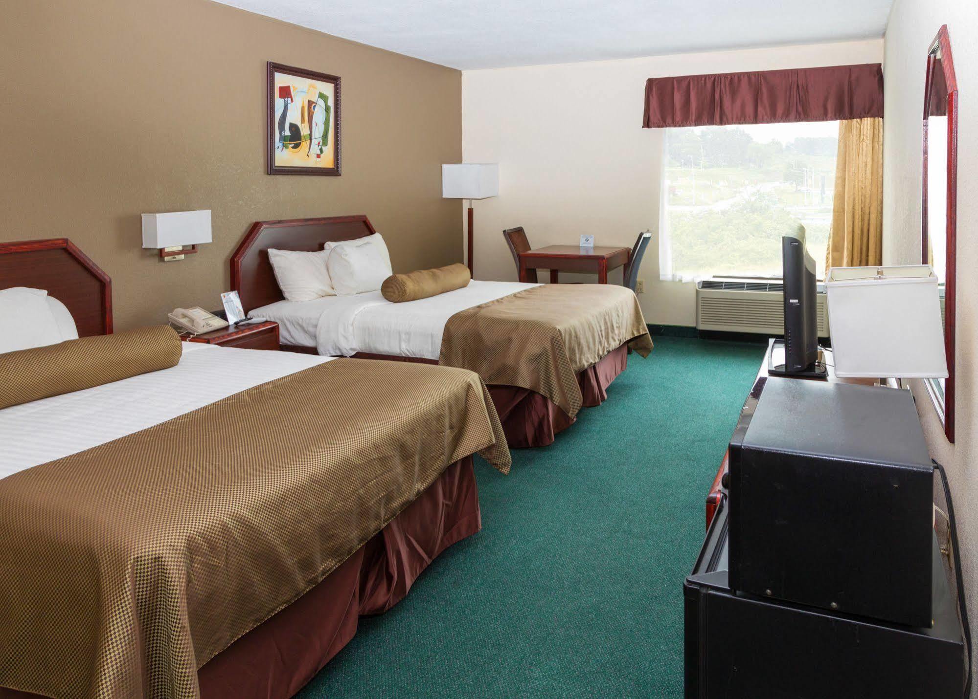 Super 8 By Wyndham Somerset Exterior foto