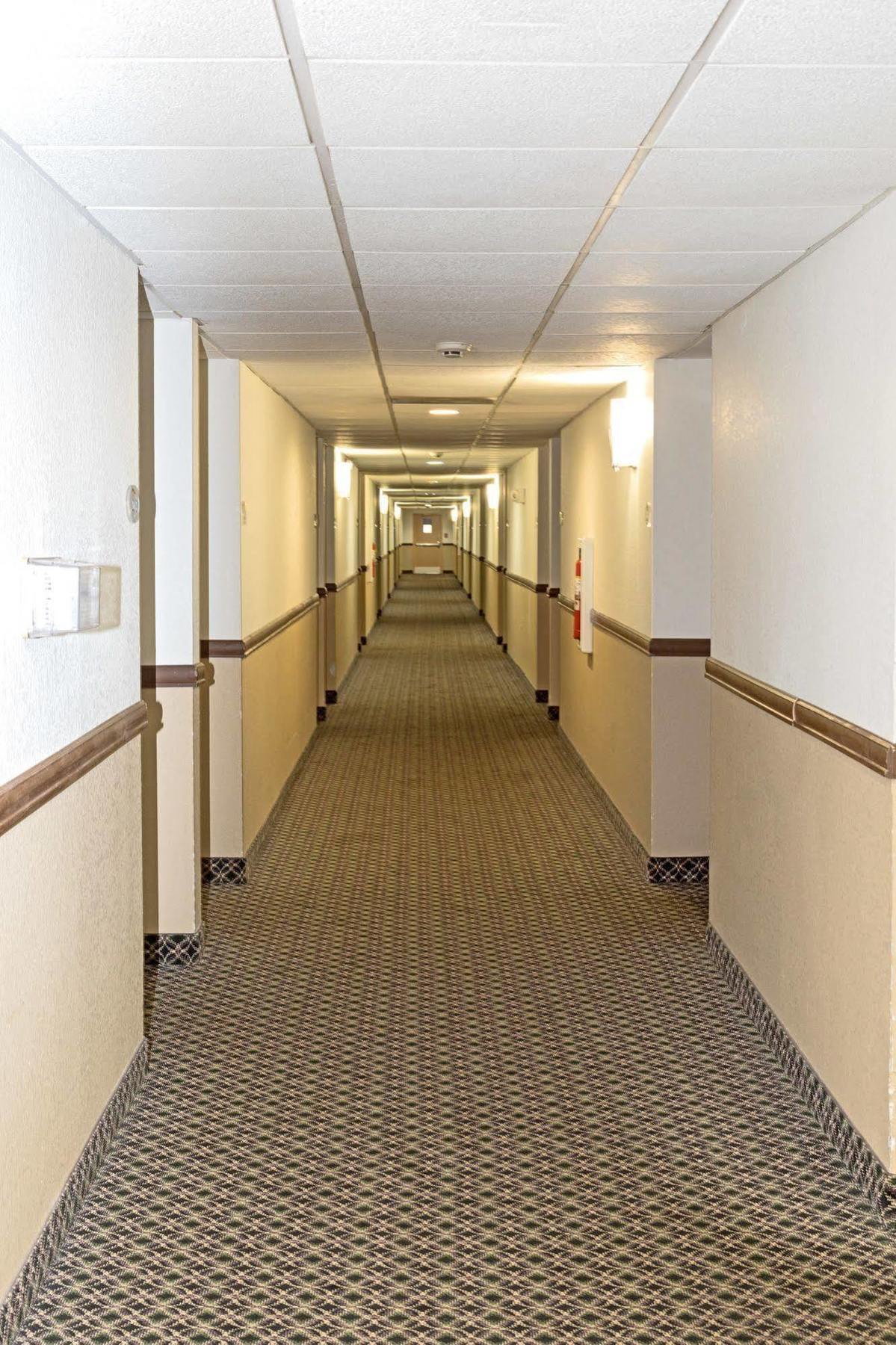 Super 8 By Wyndham Somerset Exterior foto